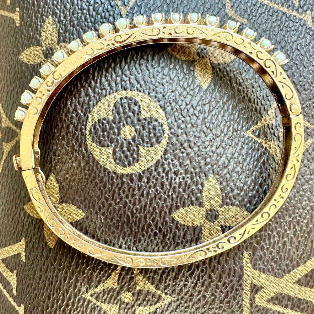 14K Elegant Gold and Pearl Bangle Bracelet Vintage